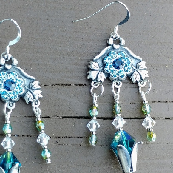 Handmade for Earthlings Jewelry - 🚫GIFTED🚫 Chandeliers w/Swarovski Flowers